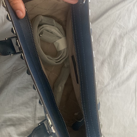 Purse - Picture 2 of 3